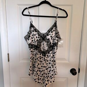 NEW! Victoria Secret Sarin Cherry 🍒 Nightie!